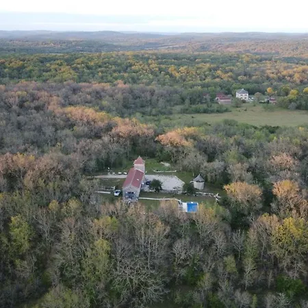 Domaine De Bach Сasa de vacaciones Crégols