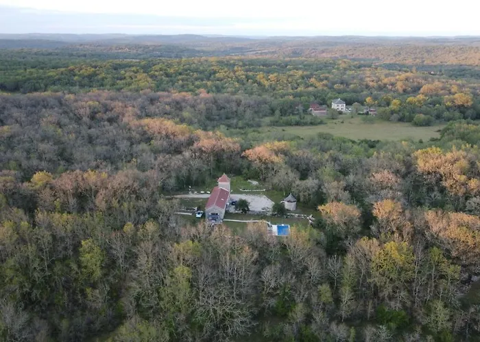 Domaine De Bach بيت للعطل Crégols